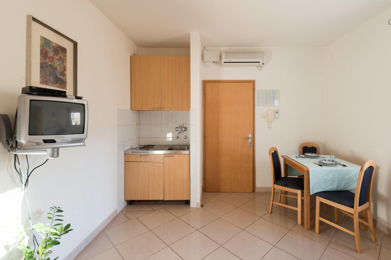 Sun House Apartments Bol Room photo